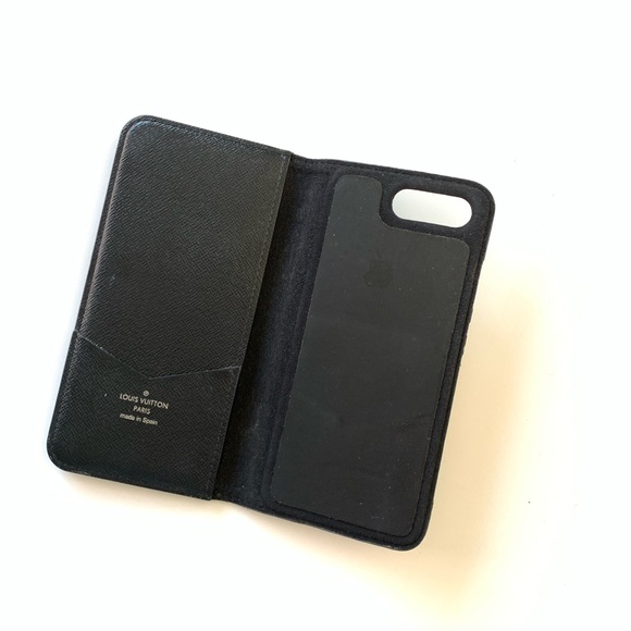 LOUIS VUITTON iPhone 7+/8+ Damier Graphite Folio - Picture 3 of 5
